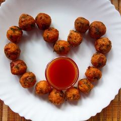 A picture of Crispy rice balls.