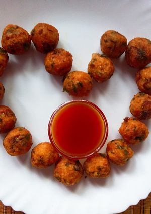 A picture of Crispy rice balls.