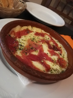Una foto de Provolone con jamón
