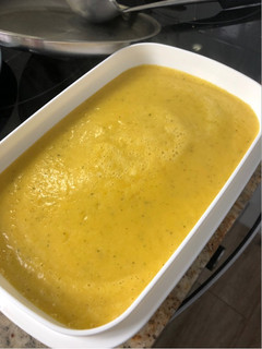 Una foto de Crema de verduras light 🍆🥒