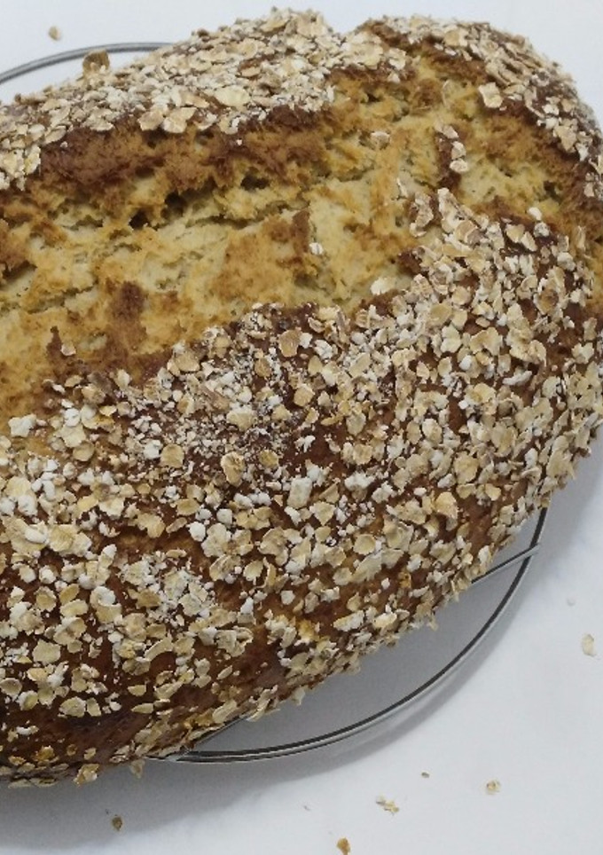 Una foto de Pan rústico de avena integral enriquecido con leche de avena