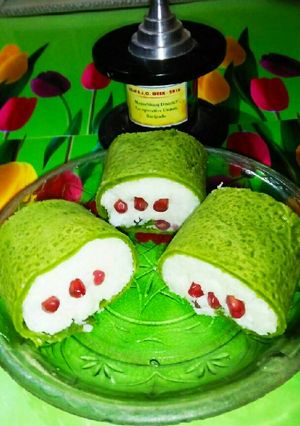 A picture of Spinach sushi.