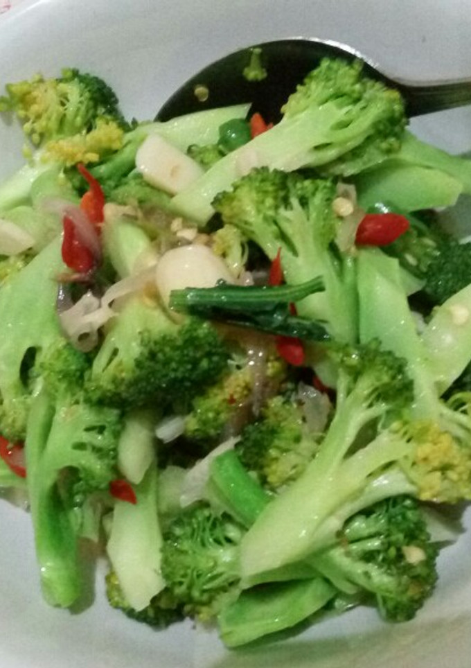 Foto resep Tumis brokoli non msg😊