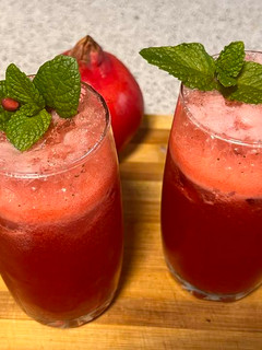 A picture of Pomegranate lemonade.