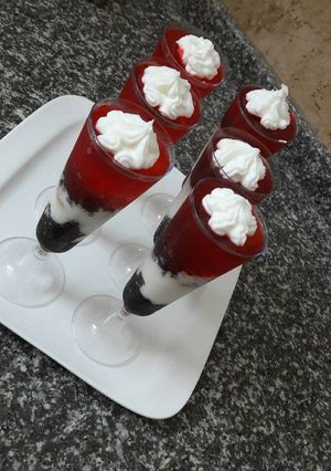 صورة لوصفة طبقات الجيلي والكيك