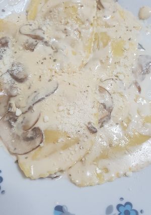 Una foto de Pasta rellena de Parmigiano Reggiano y trufa negra ESPECTACULAR!