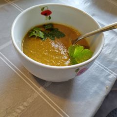 A picture of Mushroom and celery soup.