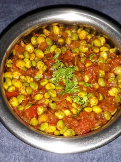 तुरीच्या दाण्यांची उसळ (toorichya dananchi usal recipe in marathi) रेसिपी चे मुख्य फोटो