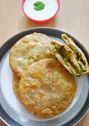 A picture of Daal Puri.