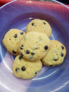 Foto resep Vanila cookies chocochips...😋😋😋