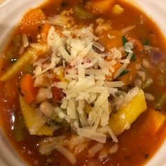 A picture of Minestrone soup.
