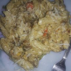 A picture of Cheese white sauce pasta.