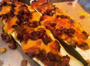 Une photo de Courgette farcie au Chili con Carne !