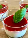 Pannacotta au coulis de fraises