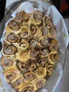 Una foto de Rolls de canela sin levadura