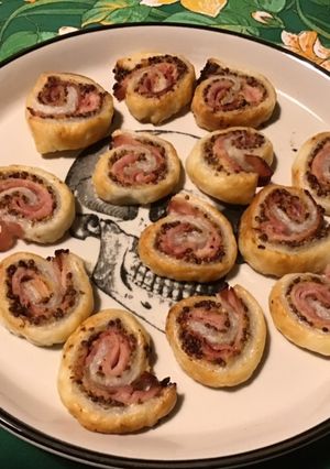 Une photo de Feuilletés apéritif « escargots » au jambon blanc et moutarde à l ancienne