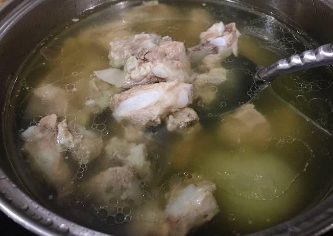 Cách nấu bánh canh xương heo - Nấu nước súp