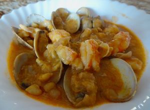Una foto de Garbanzos con almejas y gambas (Thermomix)