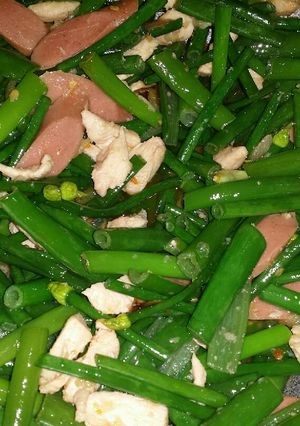 Foto resep Tumis kembang bawang ayam sosis,