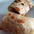 Burrito con guisado de papa y huevo