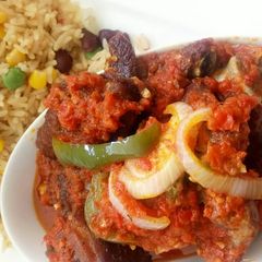 A picture of Peppered meat.