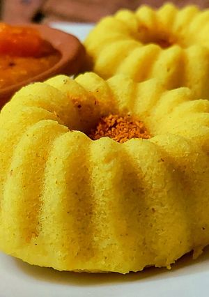 A picture of Oiled Turmeric Idli.