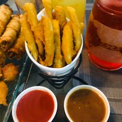 A picture of Alu ke pakoray.