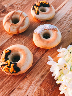 Una foto de Donuts de almendra y naranja