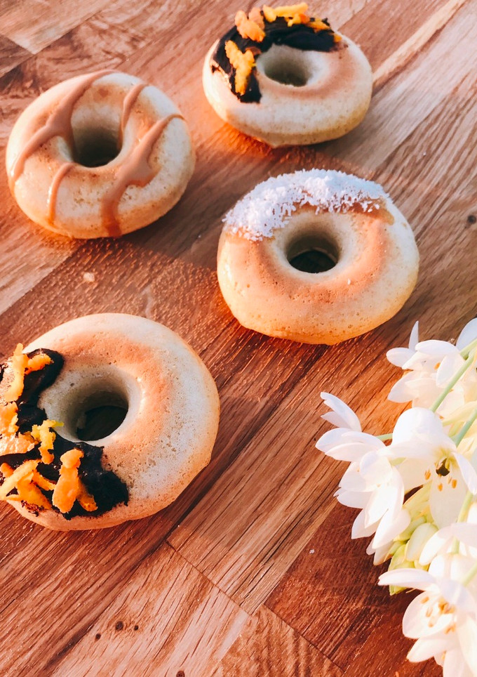 Una foto de Donuts de almendra y naranja