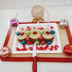 A picture of Pineapple Cake.