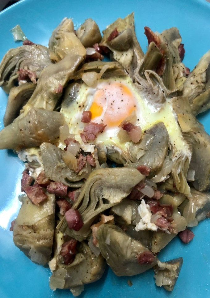 Una foto de Alcachofas con jamón & huevo 🐽🥚