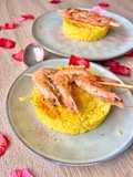 Riz safrané et ses brochettes de gambas sautées au citron