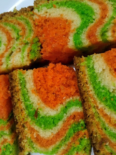 (Tiranga) மூவர்ண மார்பிள் கேக் (Moovarna marble cake recipe in tamil) செய்முறை முக்கிய புகைப்படம்