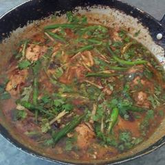 A picture of Yummy chicken tikka karrahi.