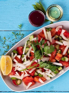 A picture of Çoban salata.