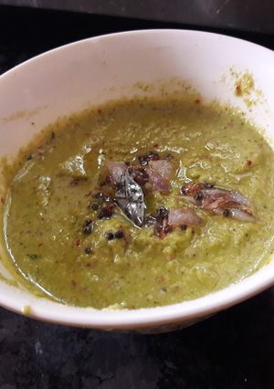A picture of Coriander leaves thuvayal.