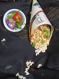 चटपटी झालमुड़ी (chatpati jhal muri recipe in Hindi) रेसिपी मुख्य फोटो