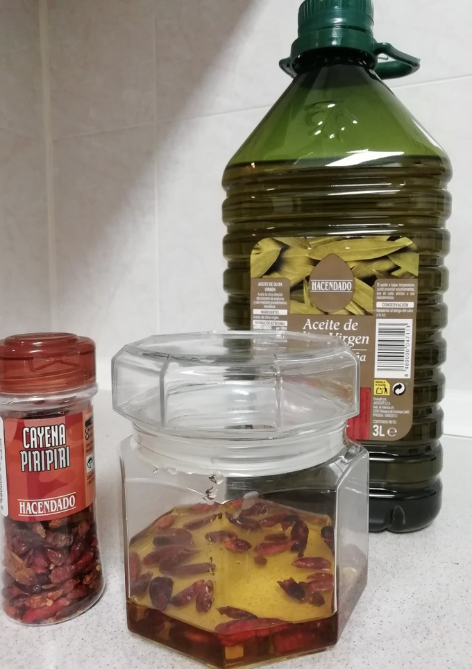 Una foto de Aceite de guindilla 🌶️🌶️