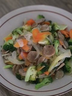 Foto resep Tumis Brokoli Wortel Bakso