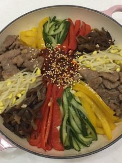 韓式拌飯(鑄鐵鍋) 的食譜成品照片