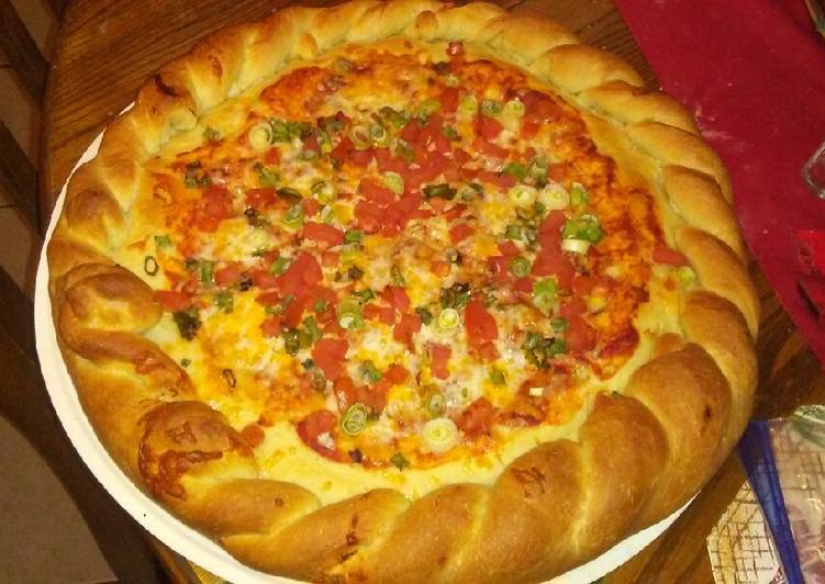 Recipe of Ultimate Stuffed Crust Loaded Deep Dish Pizza (papa Murphy&#39;s style)