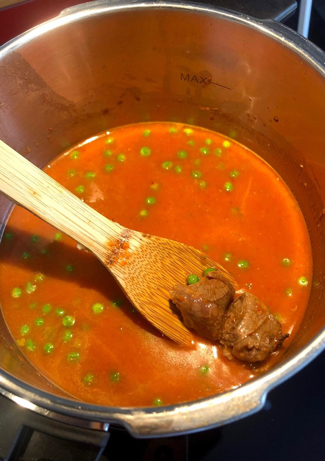 Una foto de Carne en salsa