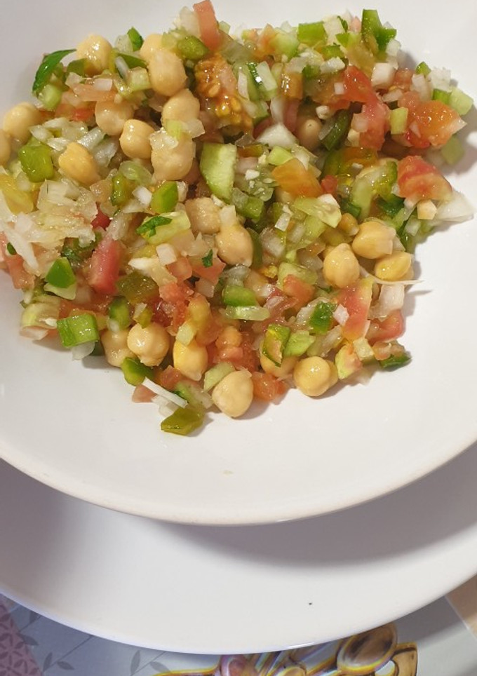 Una foto de Ensalada fresquita de garbanzos