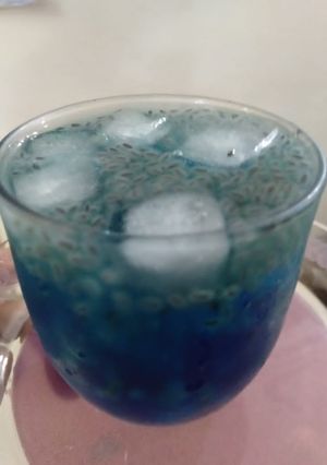 A picture of Blue berry drink.