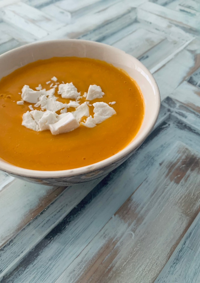 Una foto de Crema de zanahoria y leche de coco