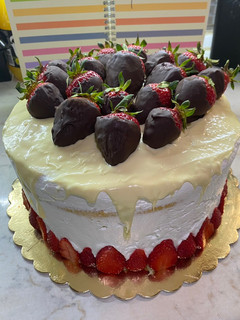 Epres-fehércsokis mascarpone torta recept fotója