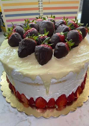 Epres-fehércsokis mascarpone torta recept fotója