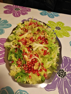 Una foto de Ensalada navideña