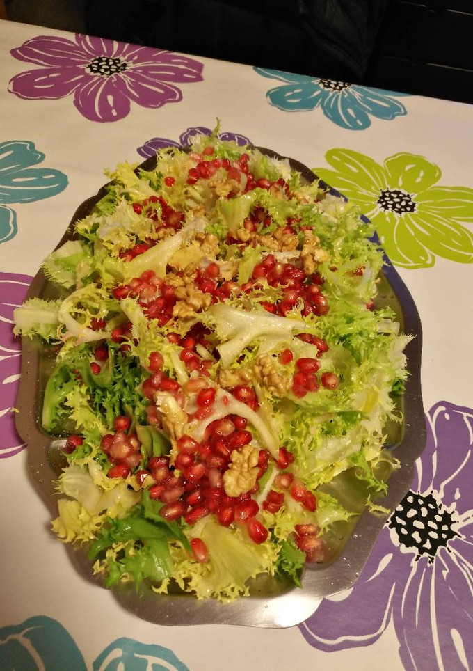 Una foto de Ensalada navideña