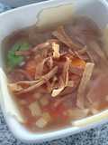 Sopa a mi estilo (pollo con verduras)